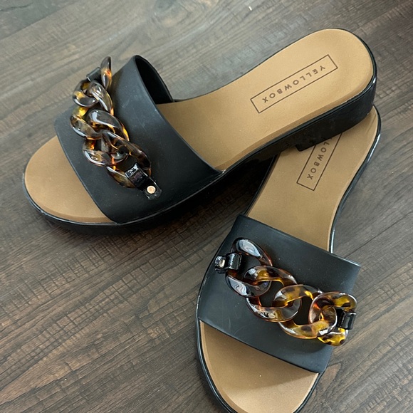 Yellow Box Black Sandals with Tortoise Chain - Picture 1 of 1